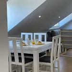 Portucale ! Stylish Campo Ourique Апартаменти *