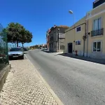 Portucale ! Stylish Campo Ourique Лісабон
