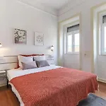 Portucale ! Stylish Campo Ourique Апартаменти Лісабон
