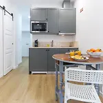 Portucale ! Stylish Campo Ourique Apartmán *