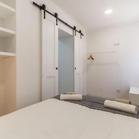 Apartment Portucale ! Stylish Campo Ourique Lisbon