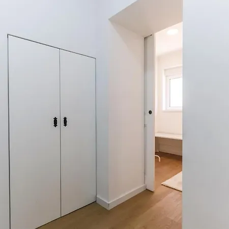 Portucale ! Stylish Campo Ourique Apartment *