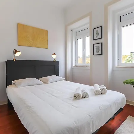 Portucale ! Stylish Campo Ourique *