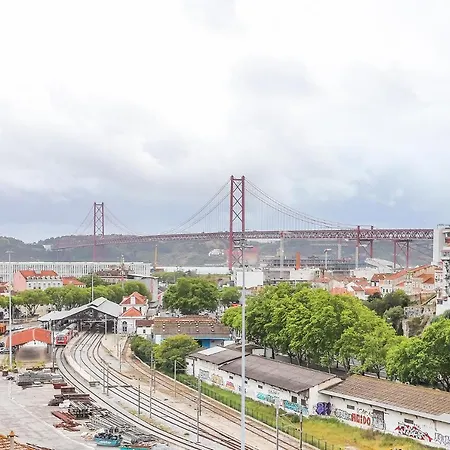 Portucale ! Stylish Campo Ourique Appartamento