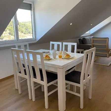 Portucale ! Stylish Campo Ourique ליסבון