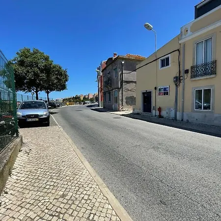 Portucale ! Stylish Campo Ourique Lissabon