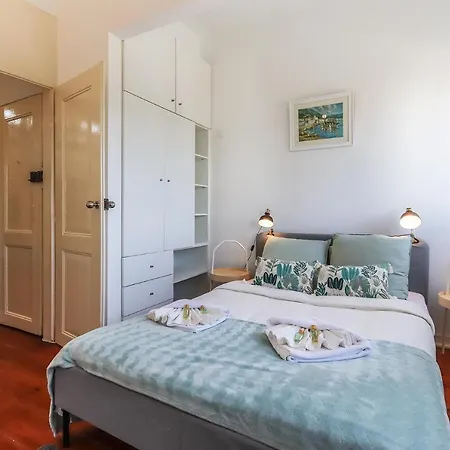 Portucale ! Stylish Campo Ourique דירה ליסבון