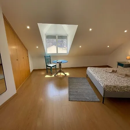 Portucale ! Stylish Campo Ourique Apartamento