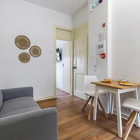 Apartment Portucale ! Stylish Campo Ourique Lisbon